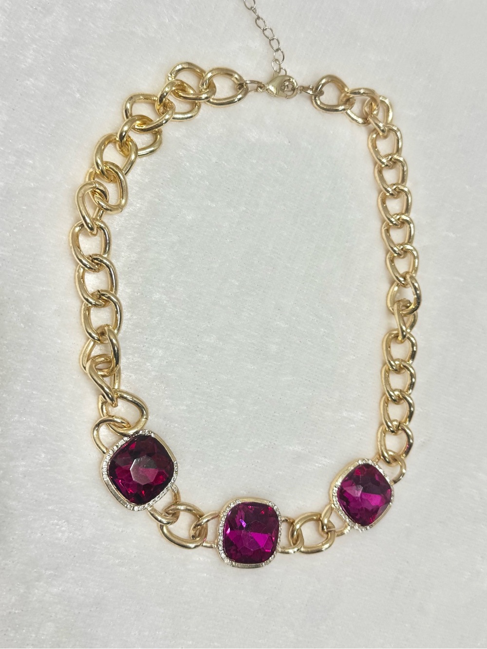 Laundry By Shelli Segal Gold-Tone Chain Necklace with Fuchsia Stones Y2K Glam